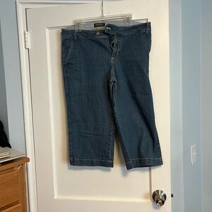 Eddie Bauer Women's Cropped Jeans in Dark Blue